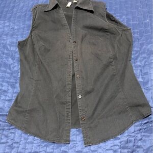 St. John's Bay Charcoal Sleeveless Button-Down Shirt. Large.tailored fit